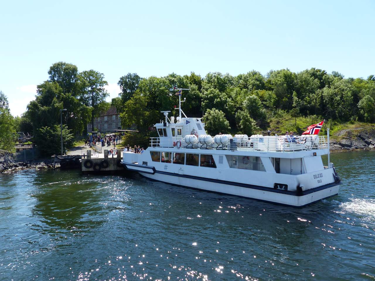 Ferry from Hovedoy c. Sabine Zoller